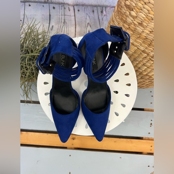 Blink Pointed High Heels in Cobalt Blue
Size:10 - Picture 8 of 10